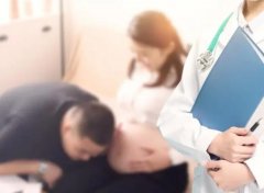 怀孕小孩是在子宫里面吗，请问卵巢的位置哪里？